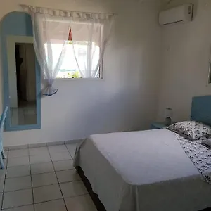 Klendenden Séjour chez l'habitant Saint-Francois (Grande-Terre)